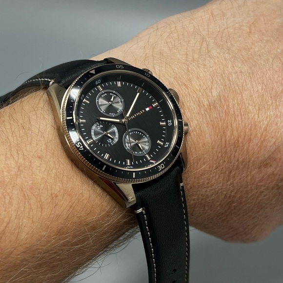 NEW Tommy Hilfiger Parker Men's Black Leather Strap Black Dial 1791836 Watch - Picture 10 of 11